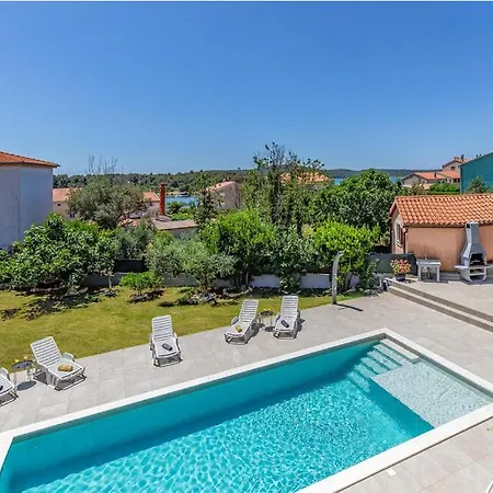 House Magnolia Villa Medulin