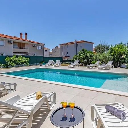 House Magnolia Вилла Медулин